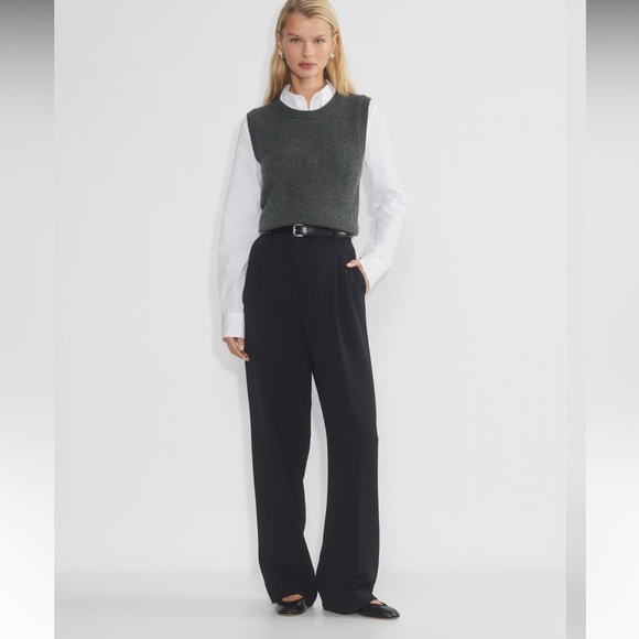 Aritzia The Effortlesss Pant - Like New! - Picture 3 of 9